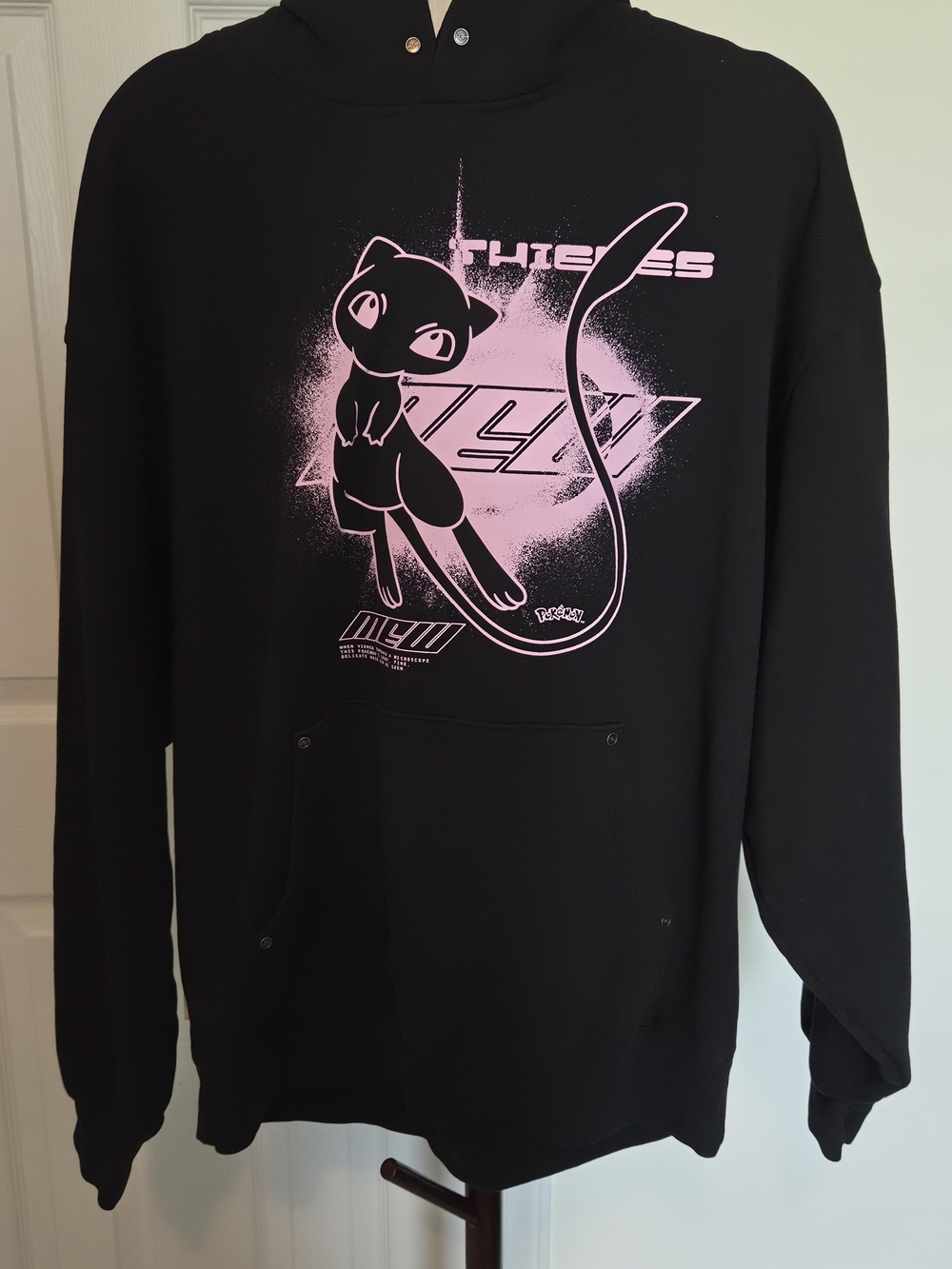 100 Thieves Pokémon Mew Hoodie M